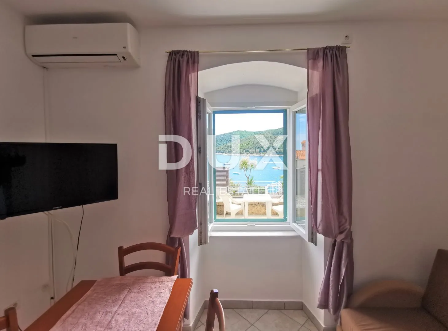 istra, rabac - dva apartmana, prvi red do mora - slika 14