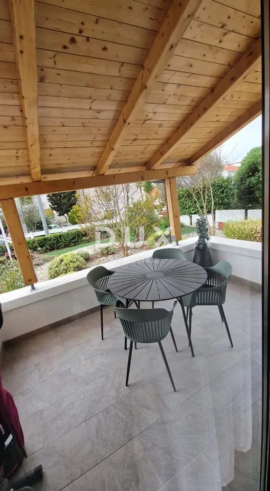 OTOK KRK, GRAD KRK - Apartman u prizemlju sa terasom i vrtom