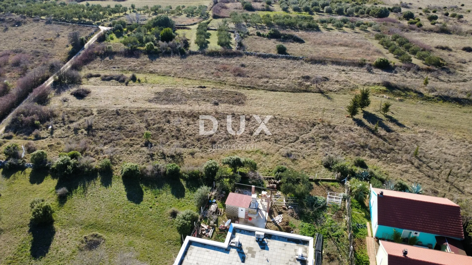 ZADAR, CRNO - Parcela 900 m² u građevinskoj zoni! - Crno, Zadar