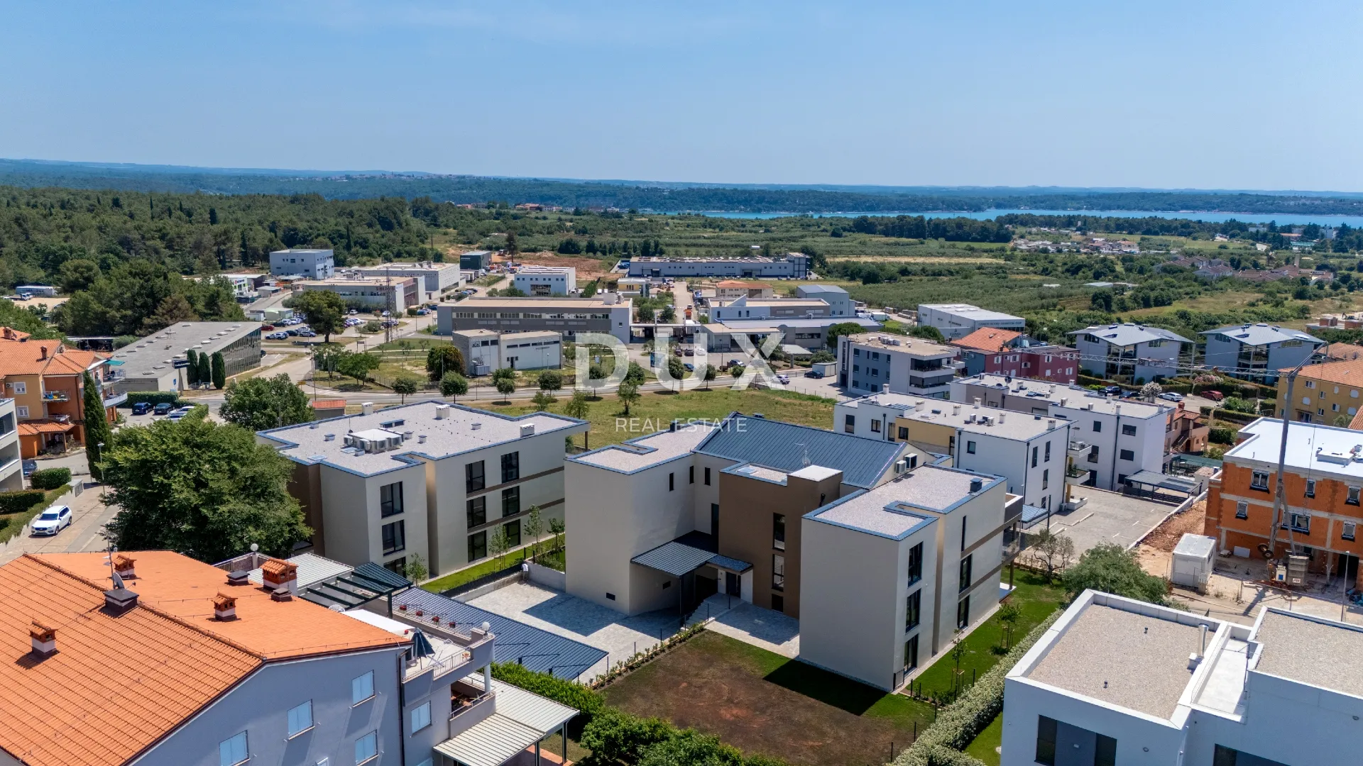 istra, novigrad - stan s vrtom u suvremenoj novogradnji - slika 13