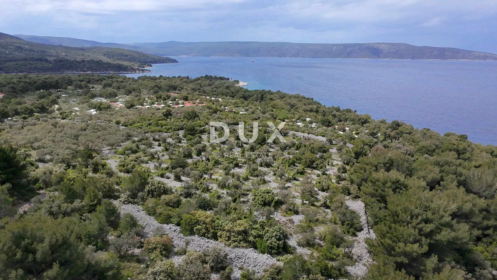 OTOK CRES, GRAD CRES - Zemljište za hotel 100 m od mora