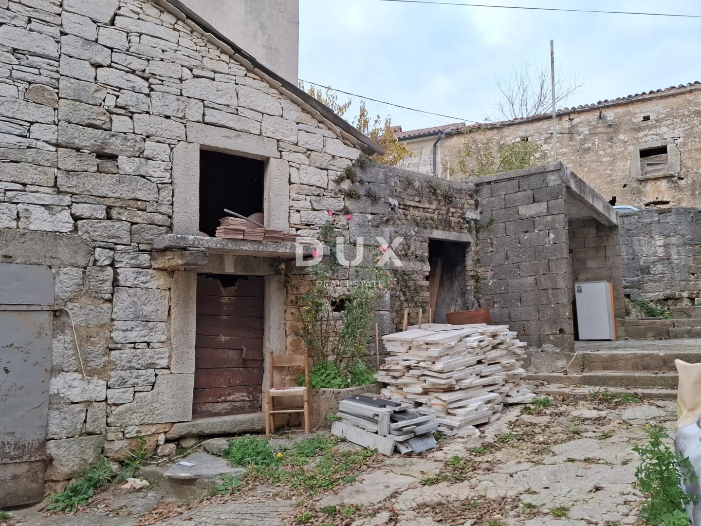 istra, pazin - samostojeća kamena kuća za djelomičnu adaptaciju - slika 7