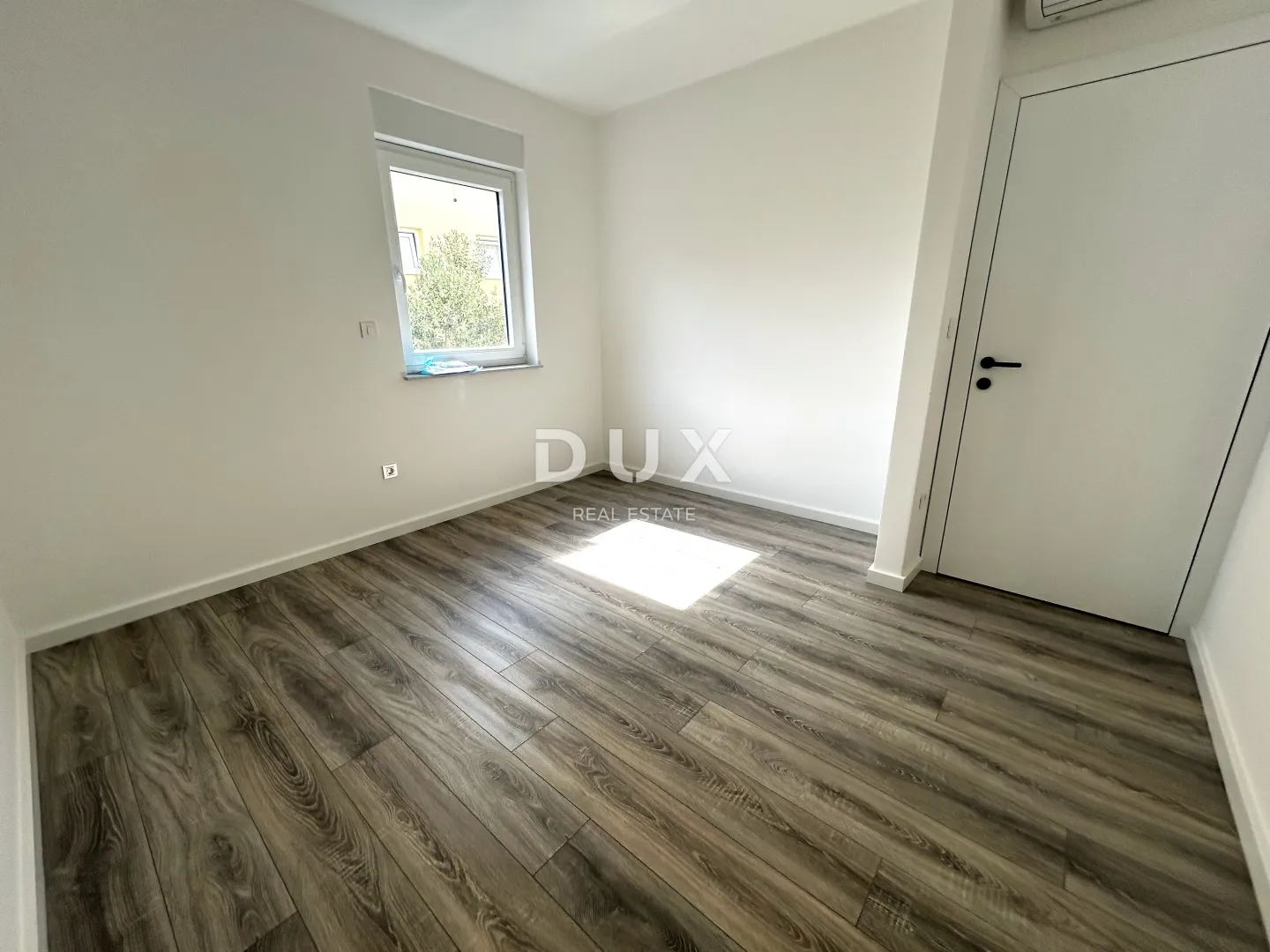 šibenik, vodice – dvosoban stan s 2 velike terase (25 m²), novogradnja - slika 12