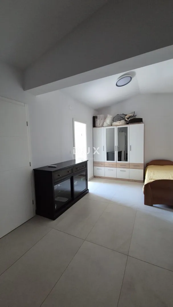 pašman, banj, kuća, 250 m2, 3 etaže, 100 m od plaže - slika 16