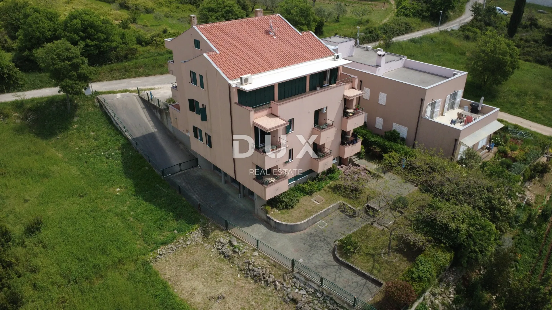 zadar, diklo – apartmanska kuća s 10 jedinica i pogledom na more! - slika 2