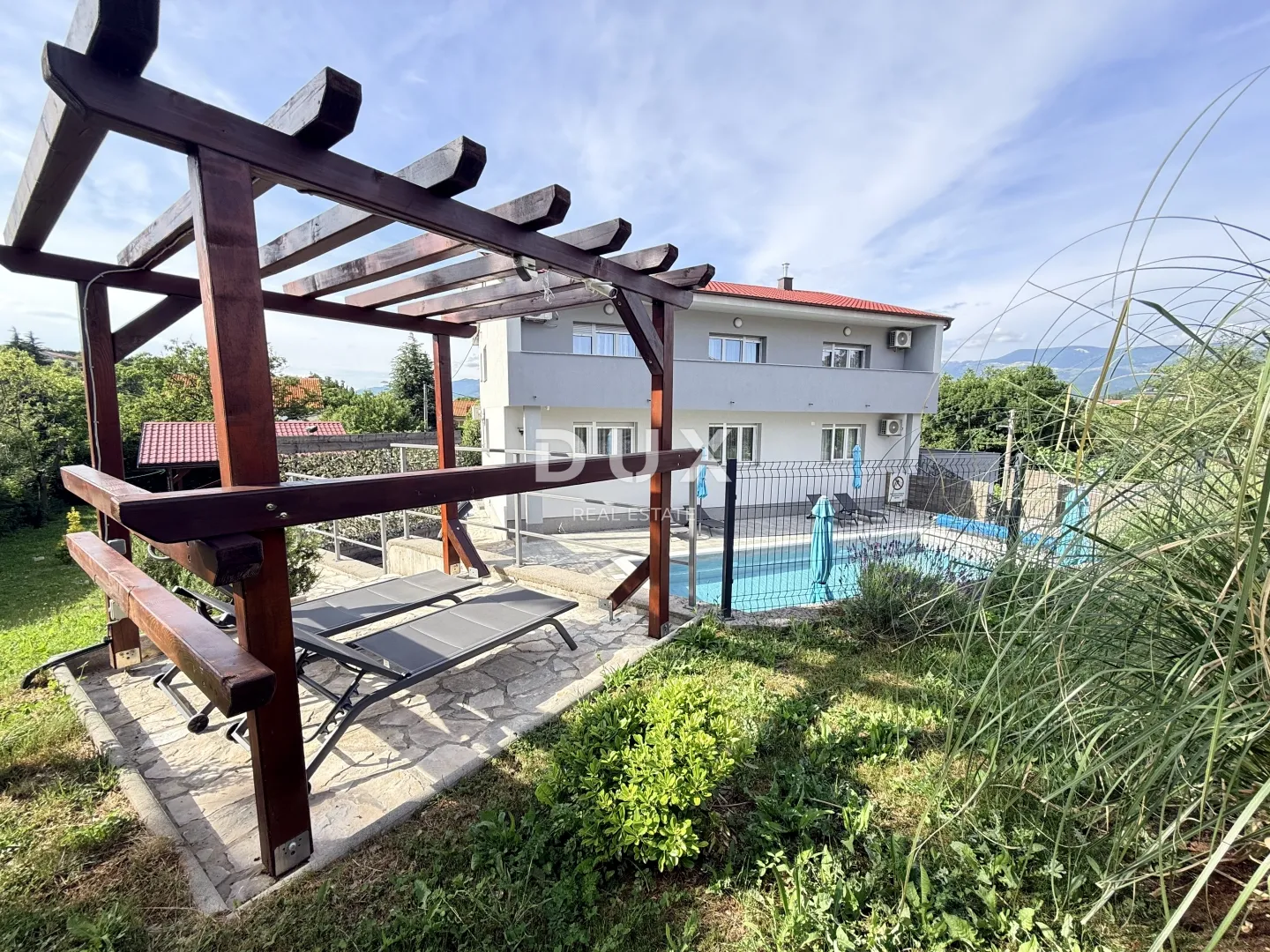 čavle - villa s 3 stana, grijanim bazenom, konobom i garažom - uhodani posao! - slika 9