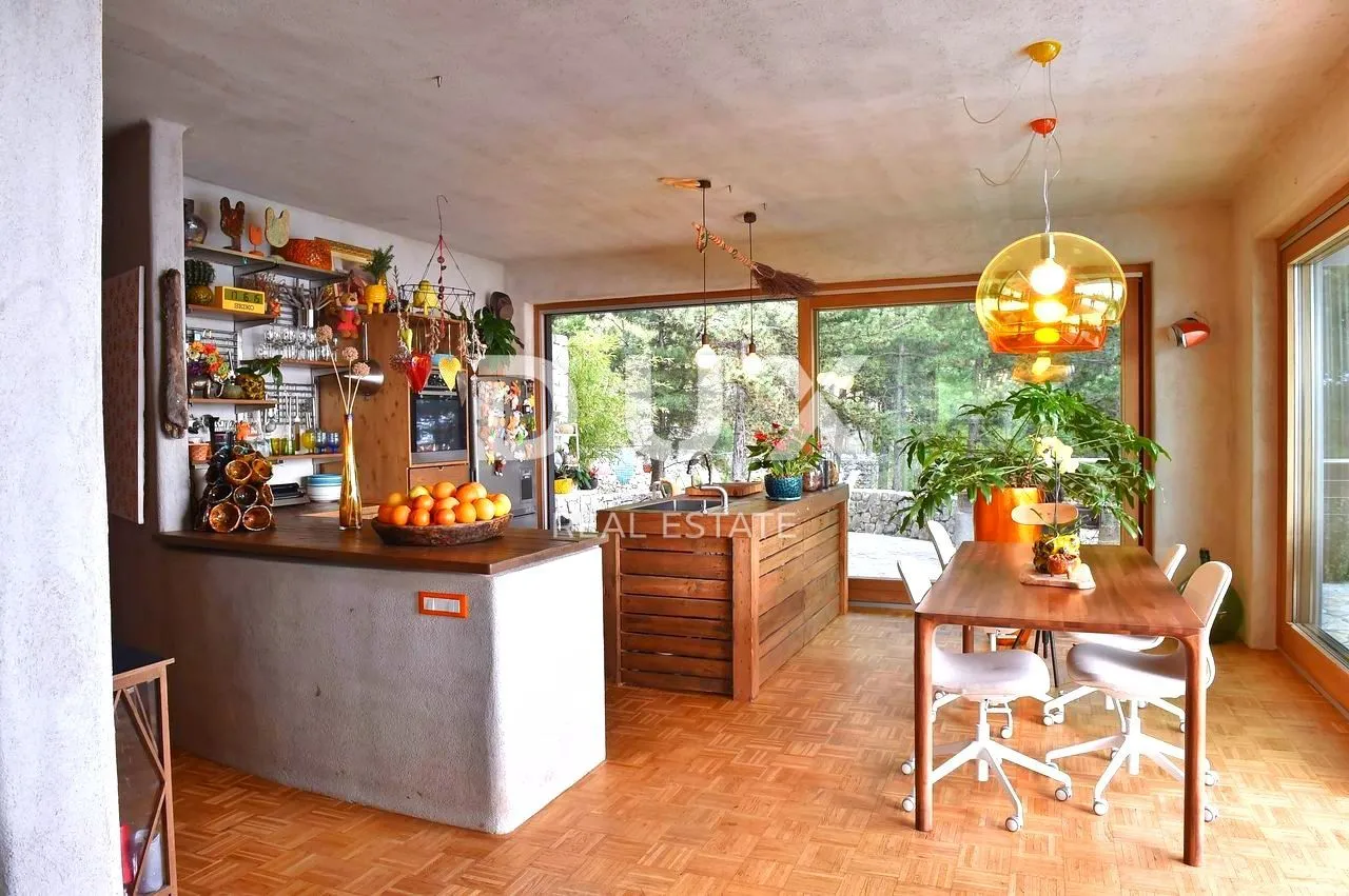 kostrena - predivna vila s bazenom na parceli od 2200m2 - slika 3