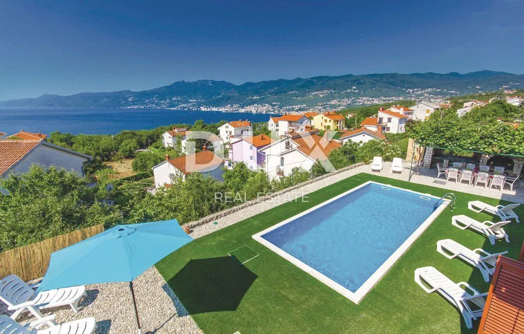 SRDOČI, MARTINKOVAC - kuća s bazenom i panoramskim pogledom na more - Rijeka