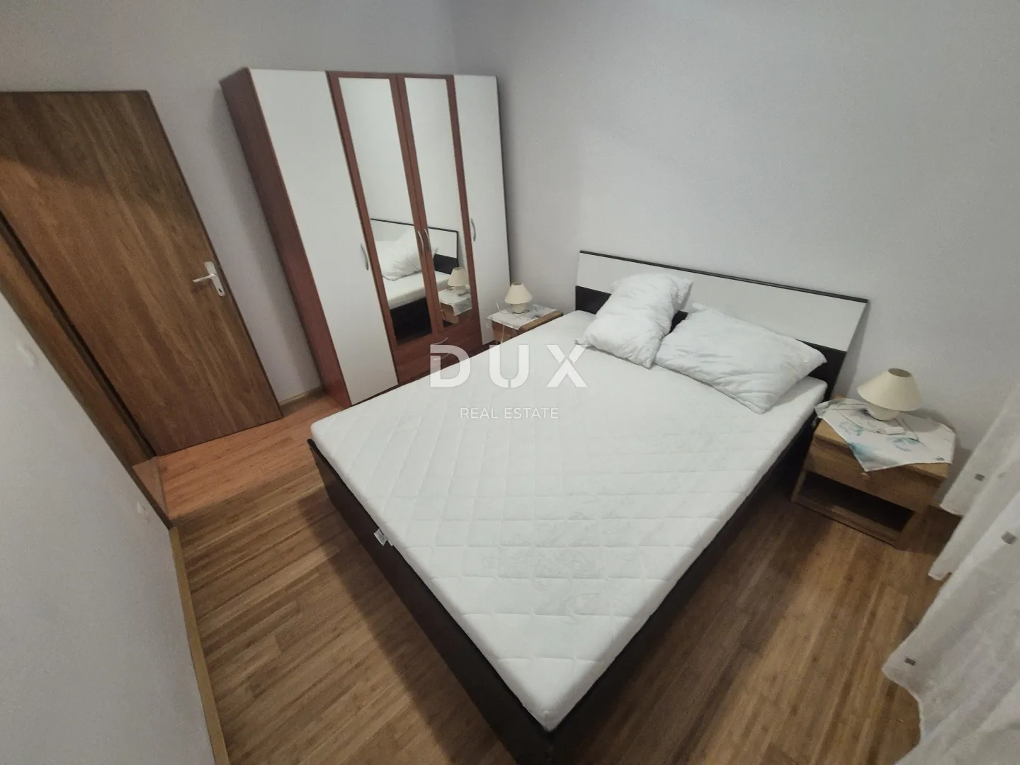 šibenik, pirovac – kuća s 3 stana i dvorištem, 300 m od mora - slika 21