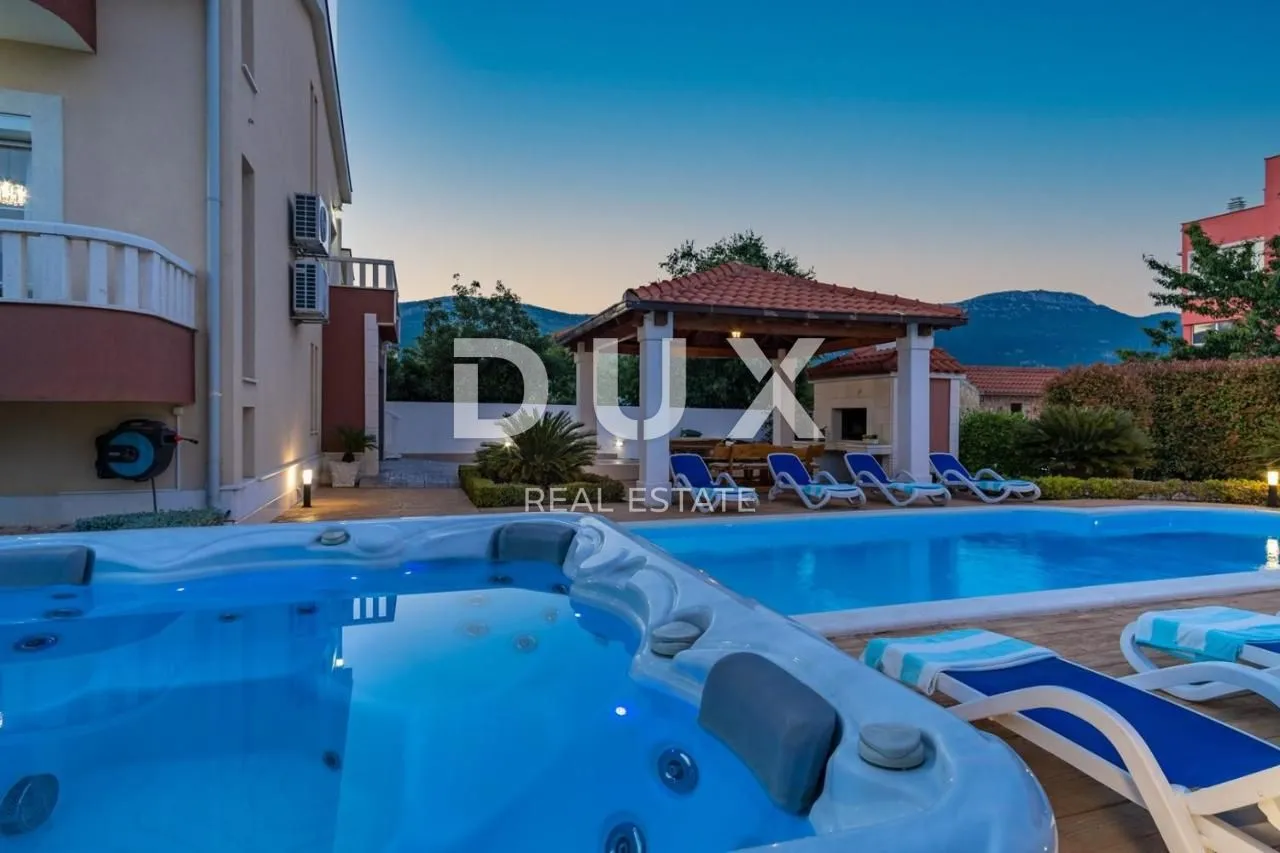 split, kaštel - predivna vila s bazenom i pogledom na more - slika 34