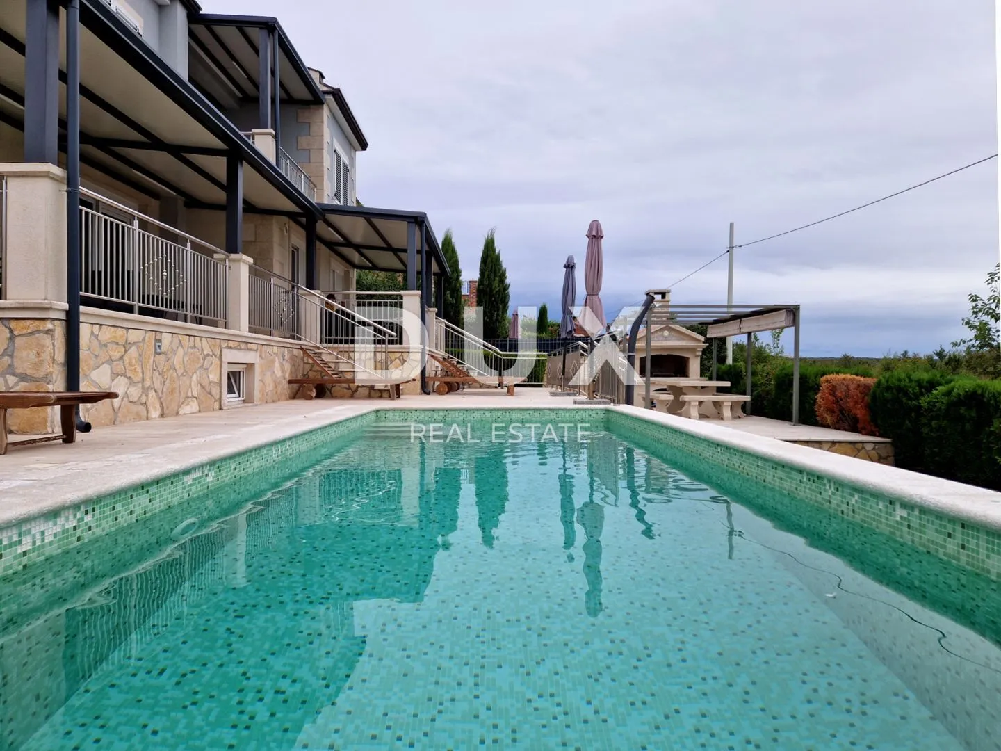 istra, poreč - prostrana kuća s bazenom i panoramskim pogledom - slika 4
