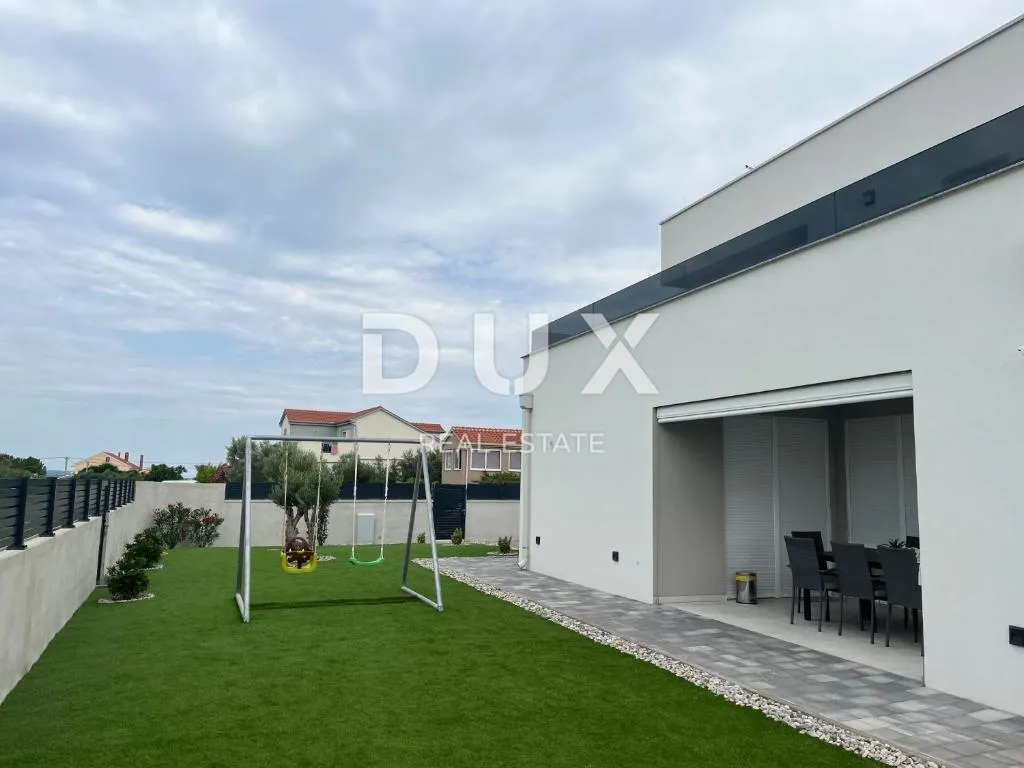 zadar, vrsi - kompletno namještena vila s bazenom i garažom! - slika 35