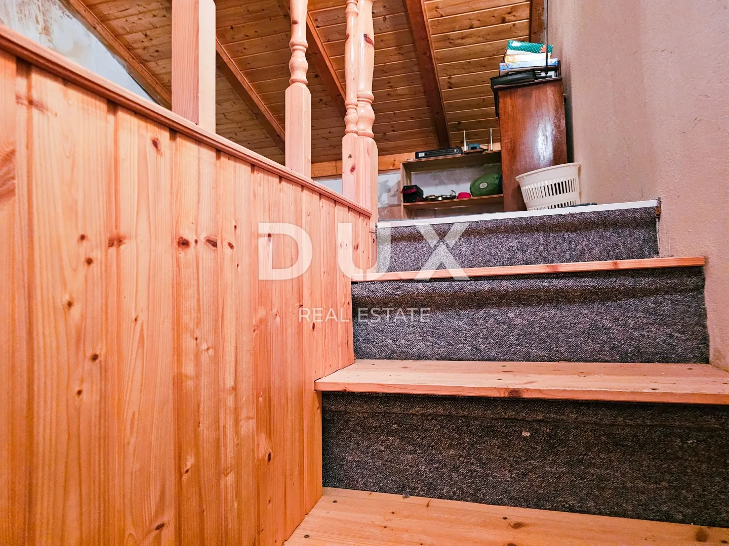 otok krk, vrbnik - kamena kuća u staroj jezgri. prilika! - slika 15