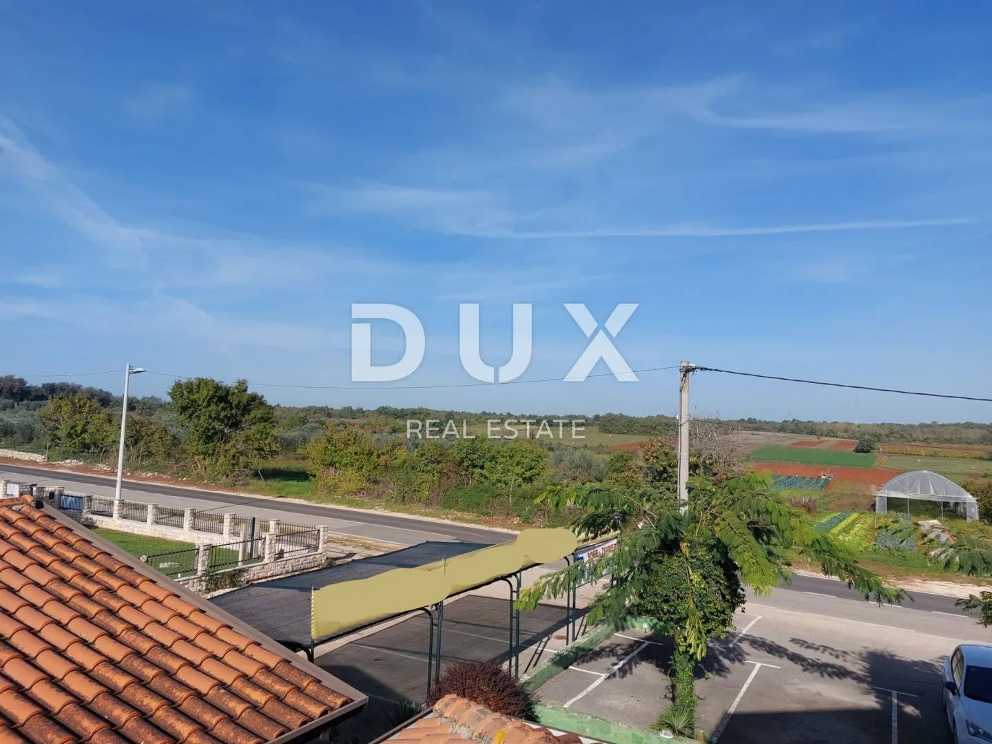 istra, umag - poslovni objekt sa stanom - slika 39