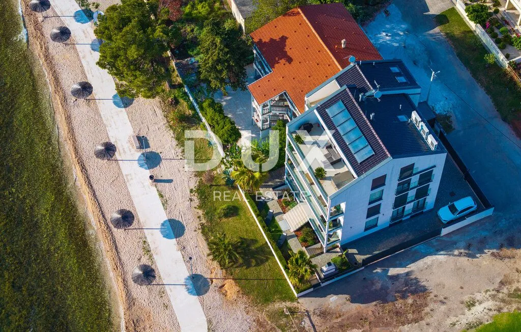 zadar, bibinje - predivan stan u prvom redu do mora - slika 20