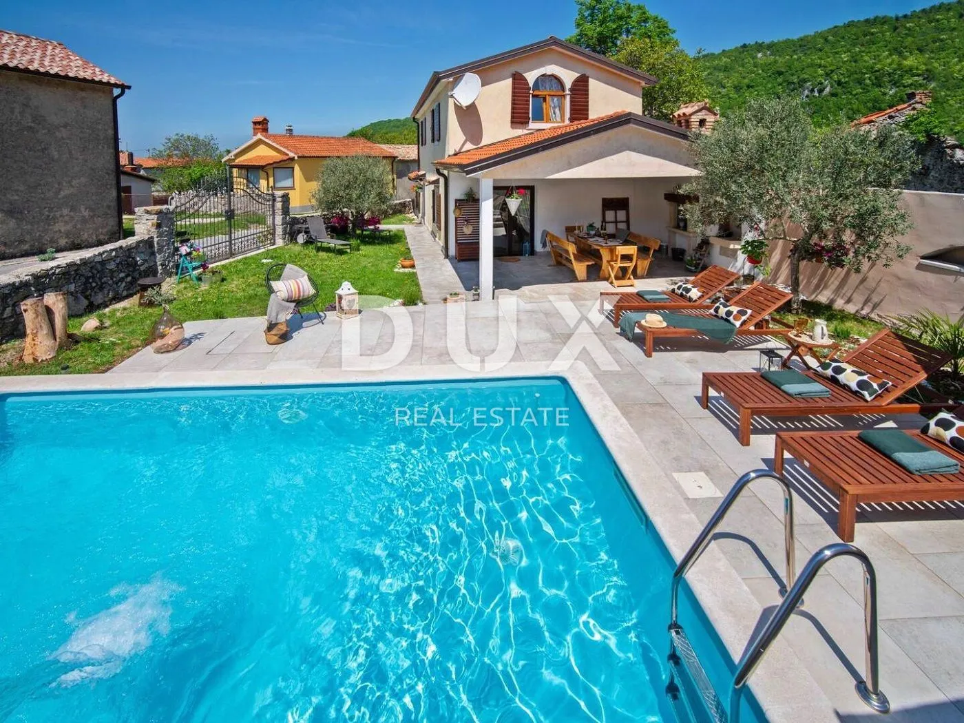 istra, lupoglav - rustikalna kuća s bazenom - slika 2