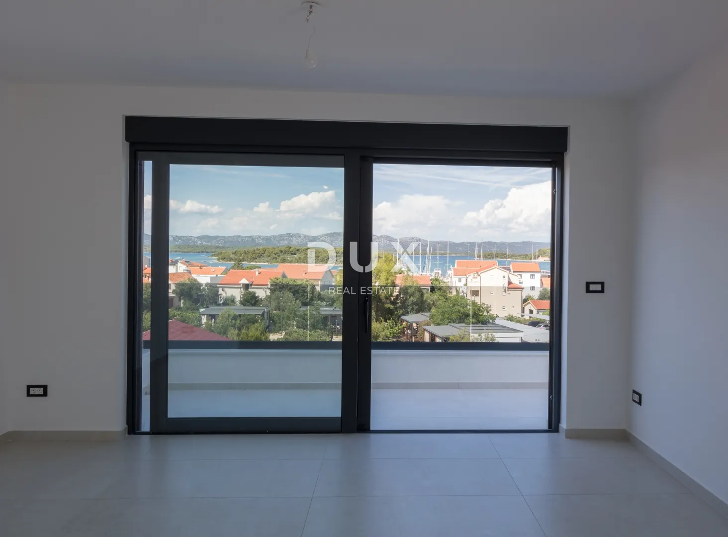 dalmacija, murter - penthouse blizu pješčane plaže! - slika 2