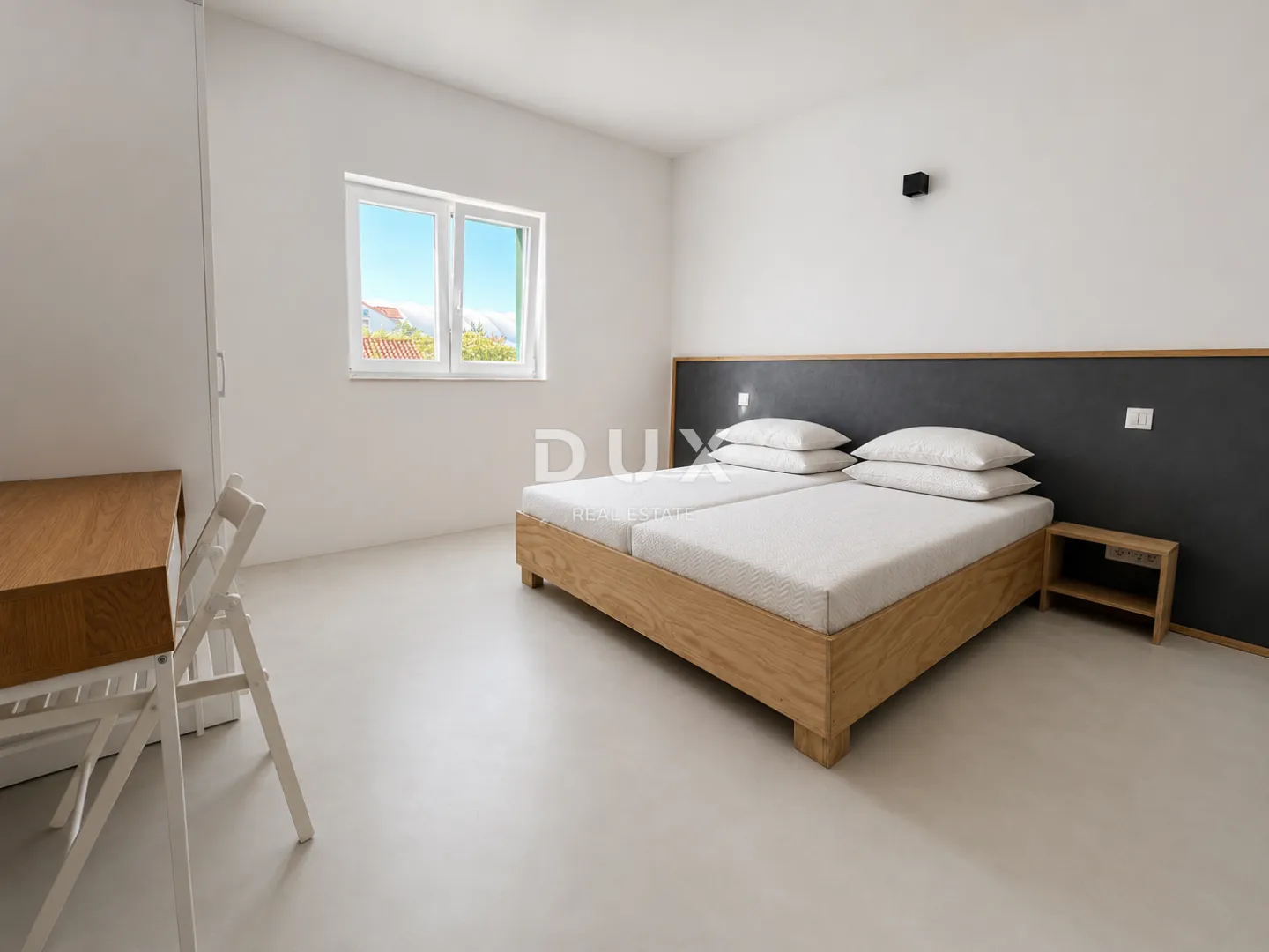 dalmacija, vodice – privatni mini resort s 4 apartmana i bazenom, 300 m od centra - slika 35
