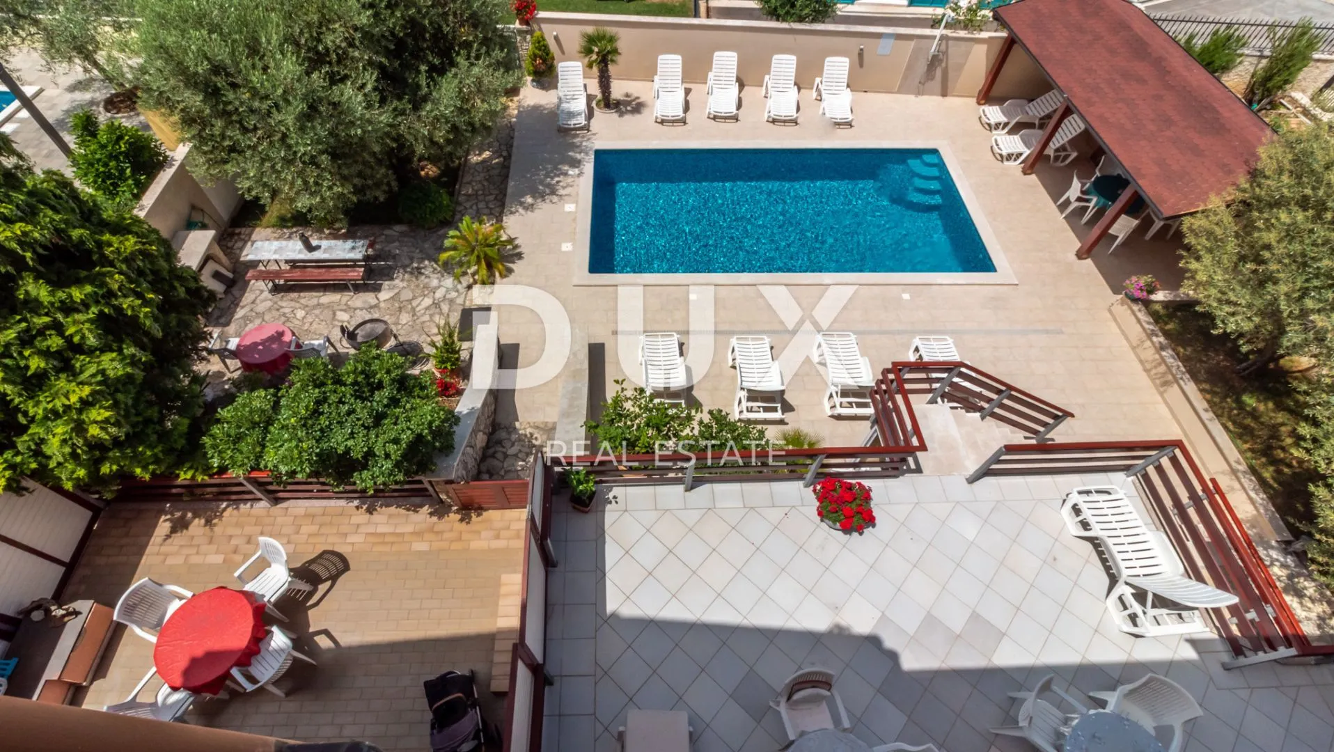 istra, peroj - atraktivna apartmanska kuća s bazenom i pogledom na more! - slika 14