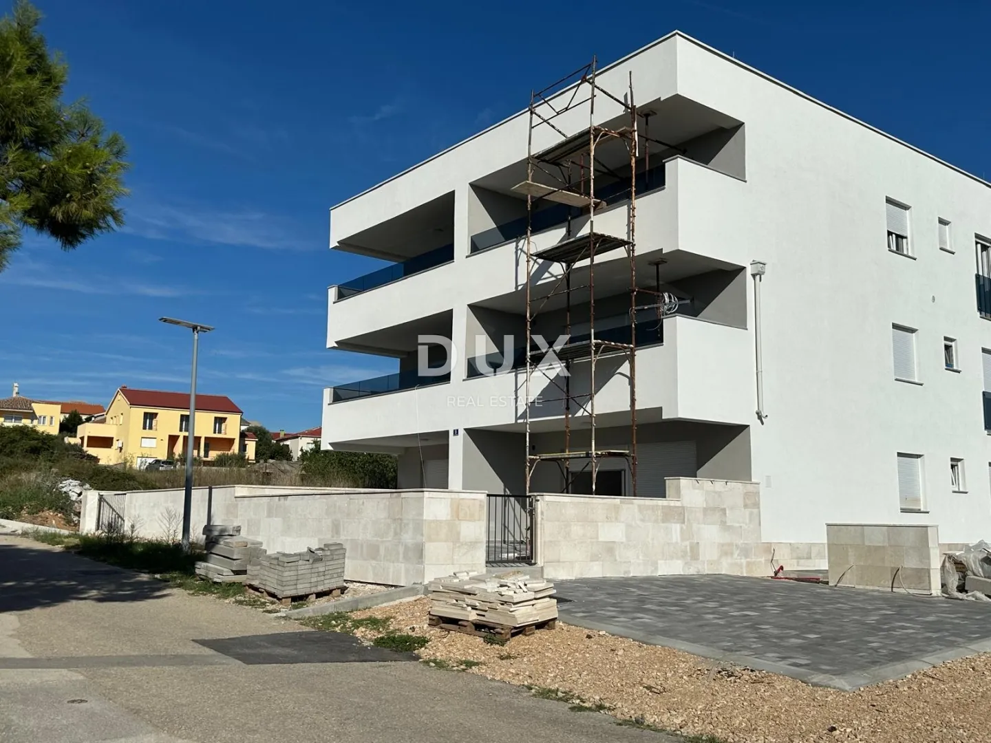 otok pag, povljana, 2s+db stan u vrhunskoj novogradnji - slika 4