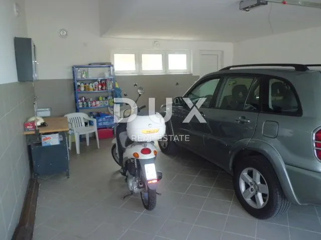 otok krk - ekskluzivna vila sa bazenom - slika 26