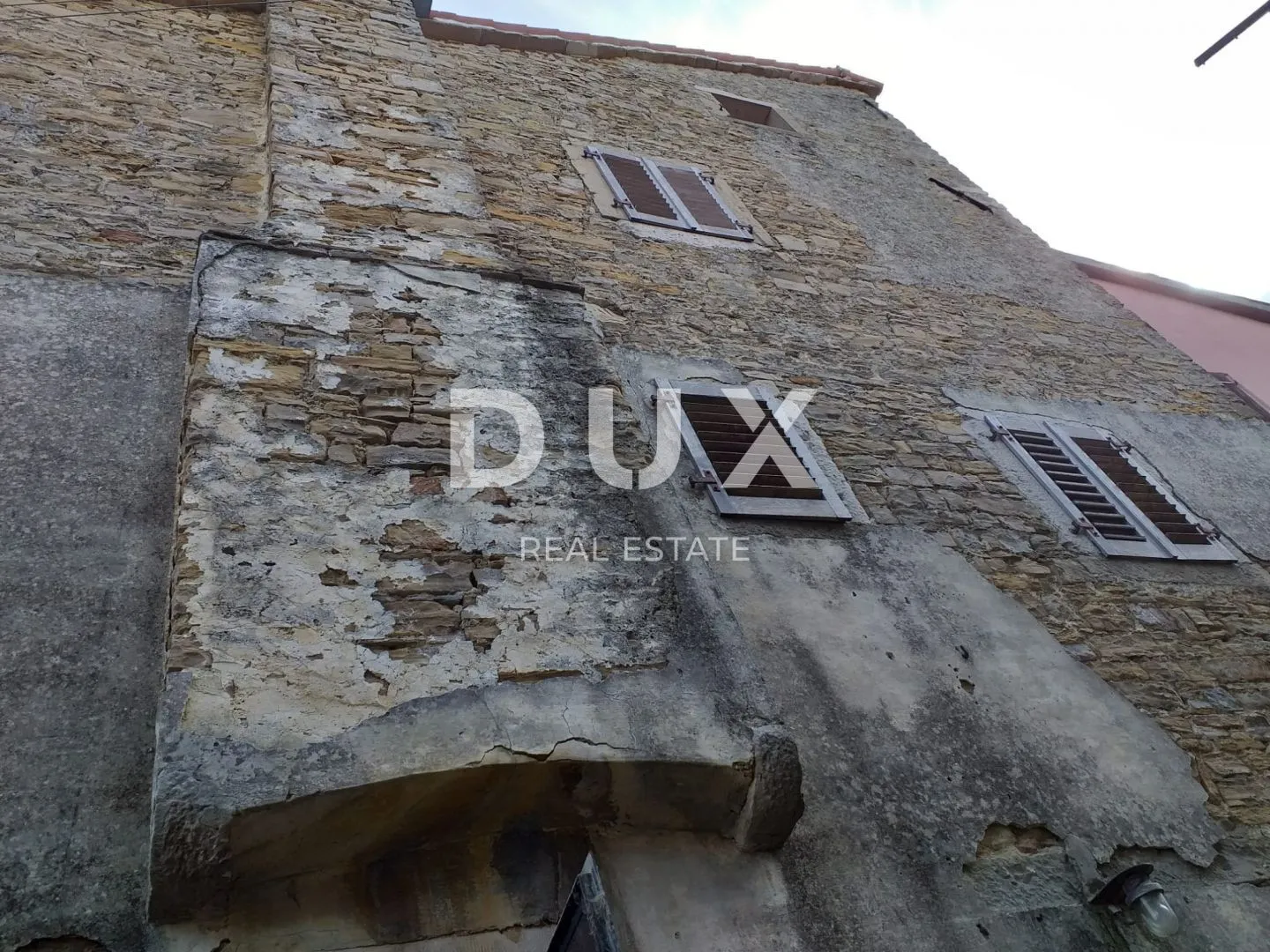 istra, motovun - kamena starina za adaptaciju - slika 13