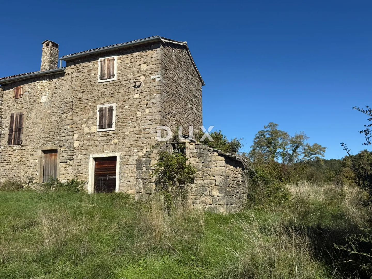 istra,grožnjan - samostojeća kamena kuća s pogledom na more - slika 5