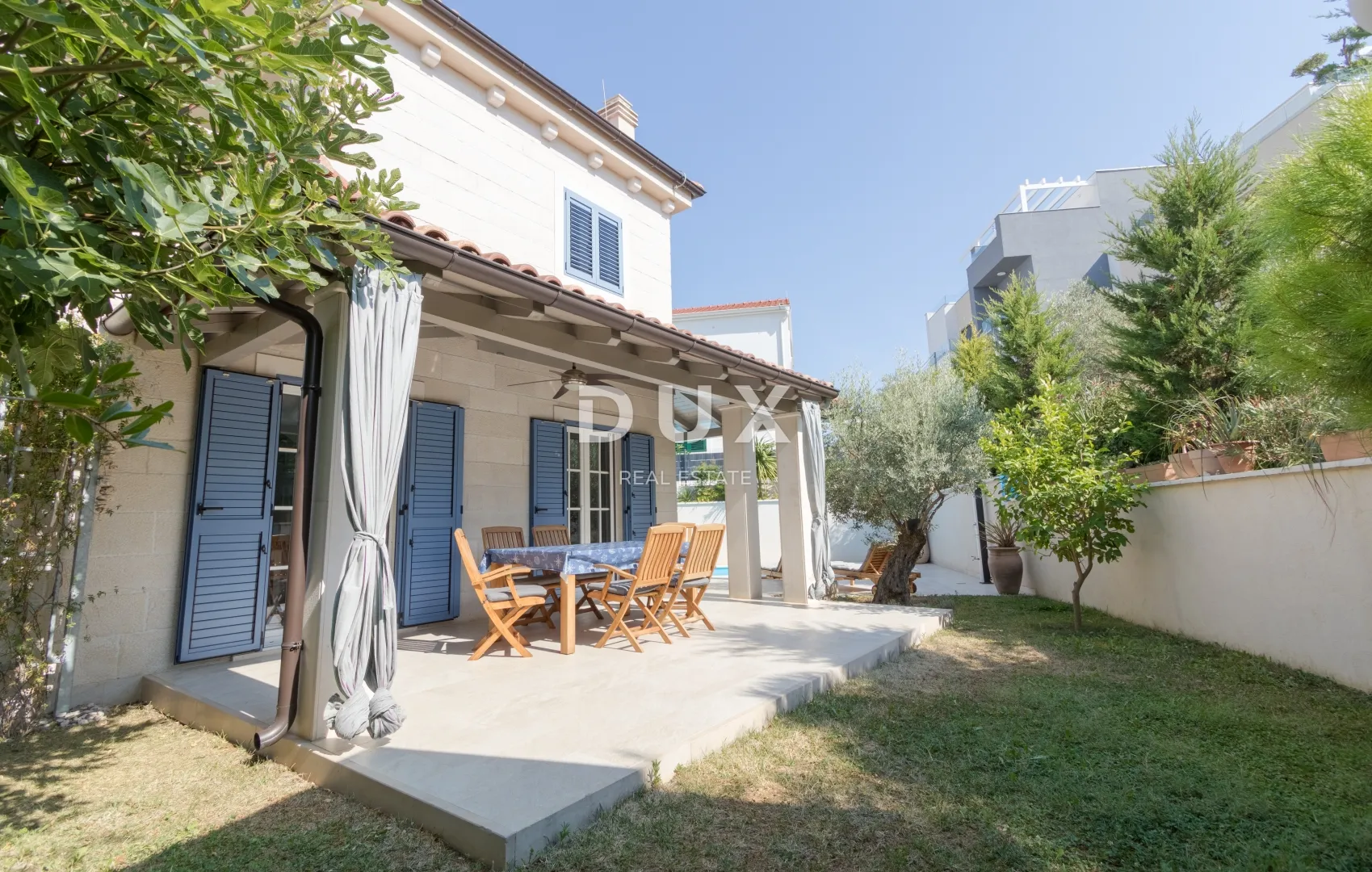 dalmacija, otok murter, dvojna kamena kuća, 148 m2, bazen - slika 20
