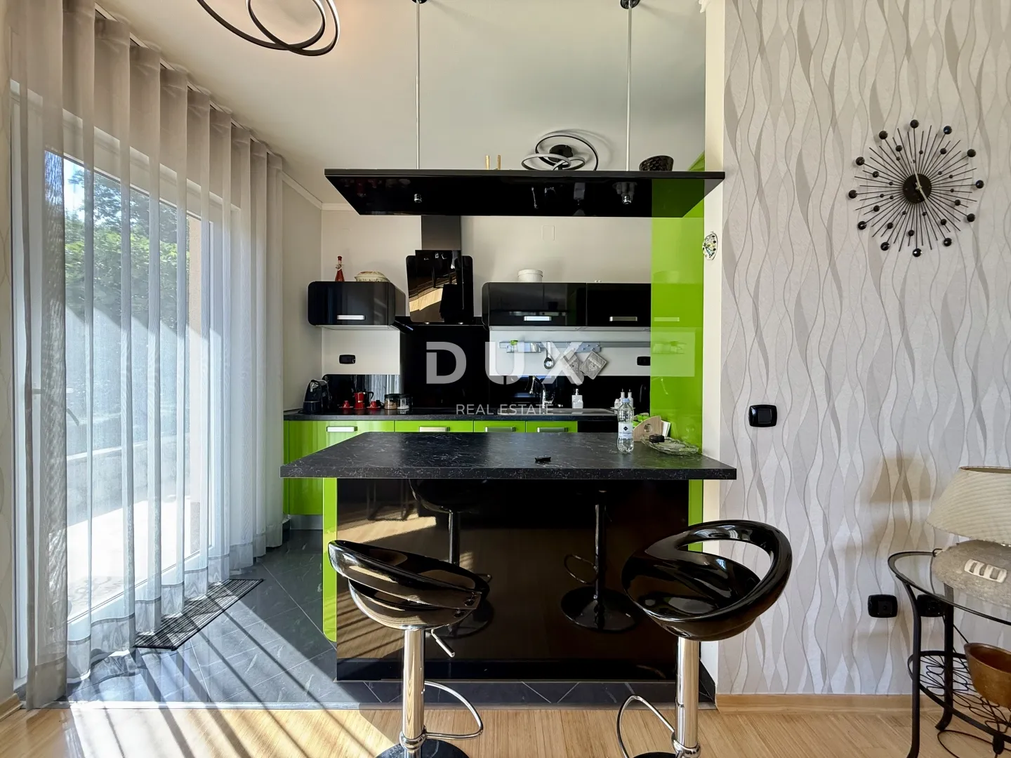 opatija, predivan dvosobni apartman, 100 m2, bazen, garaža, pogled na more - slika 6