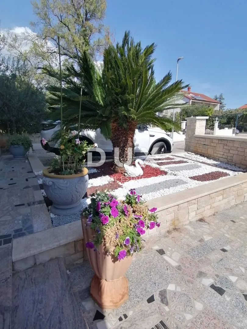 istra, medulin - obiteljska kuća 200m od mora! - slika 18