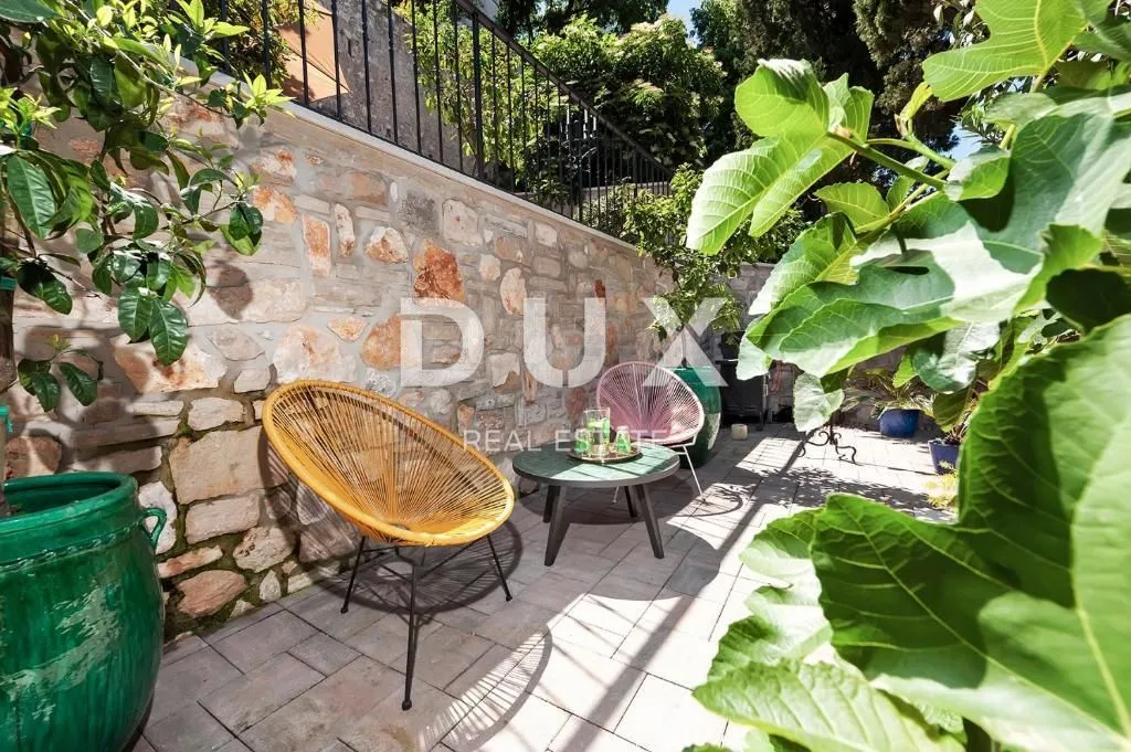 istra rovinj luksuzna vila u starom gradu - slika 14