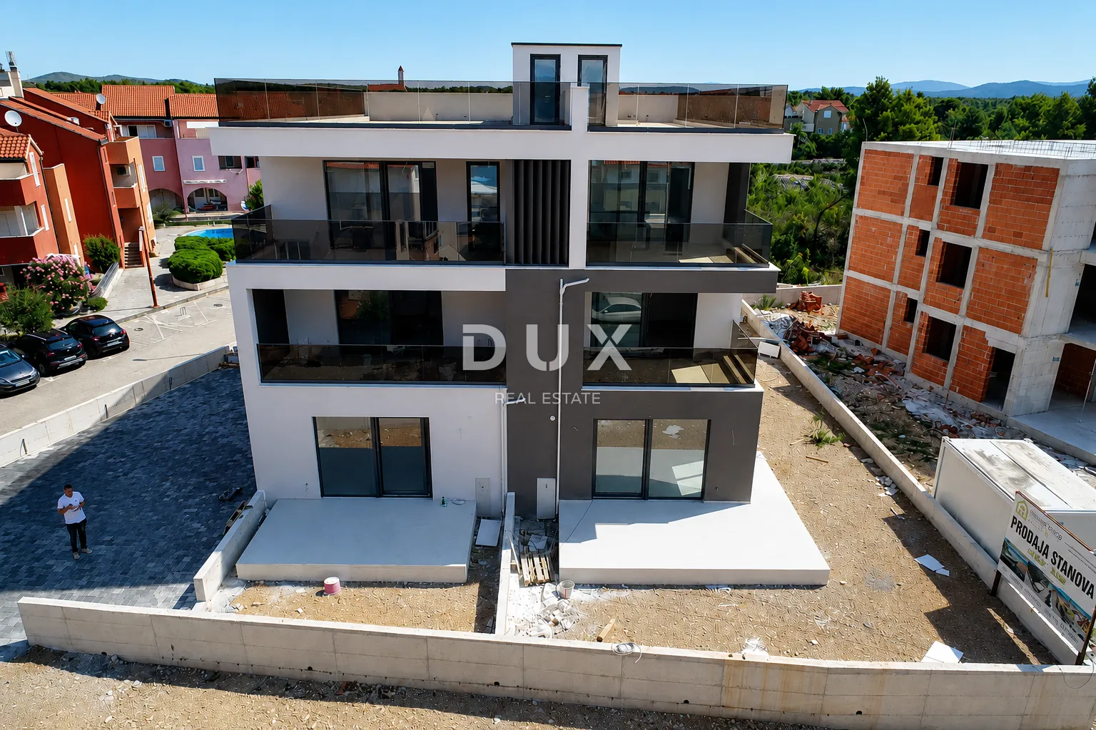 vodice, srima – penthouse s liftom, krovna terasa 109 m², 70m od plaže - slika 33