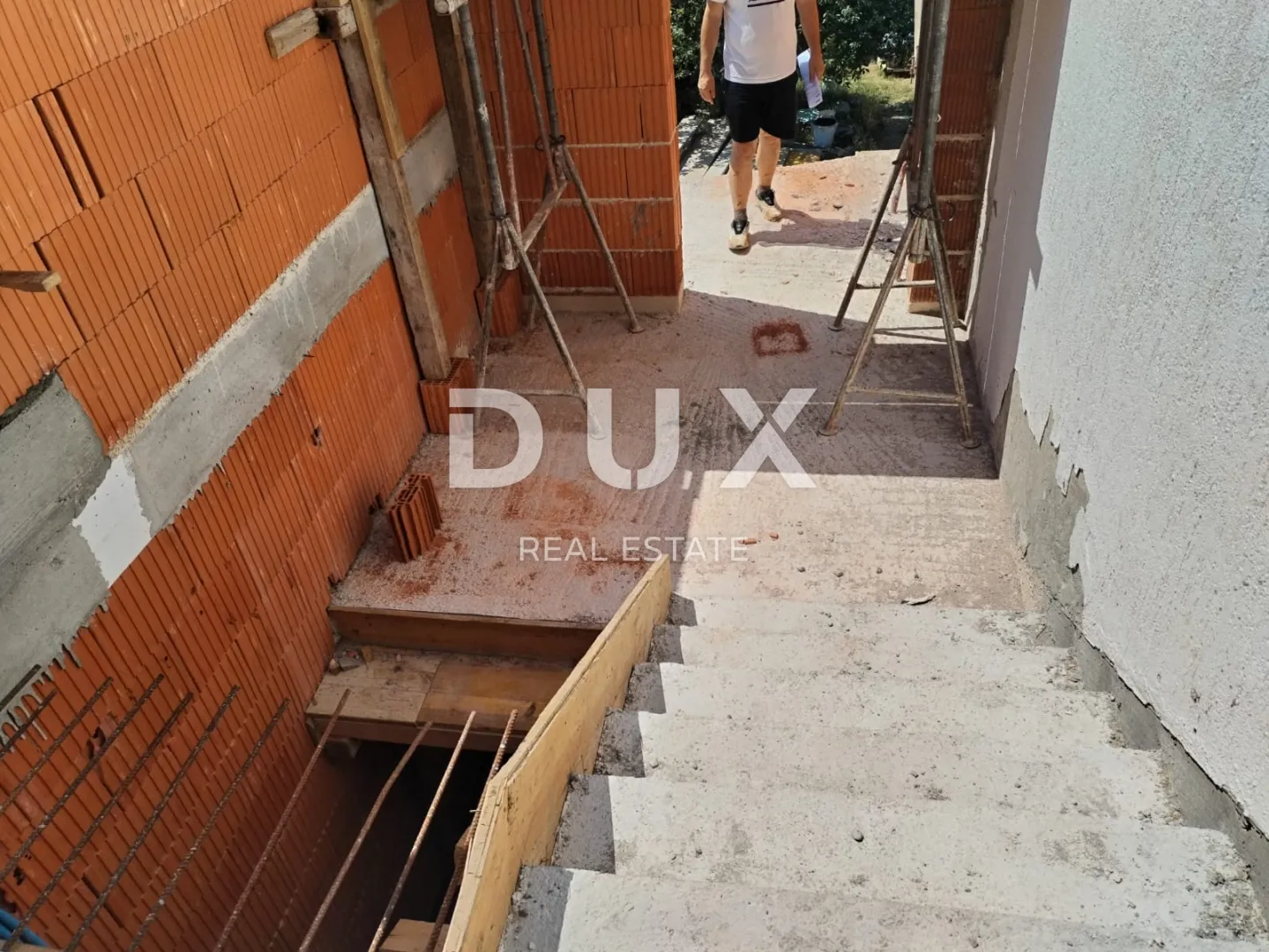 istra, pula - stan 89m2 na mirnoj lokaciji ! - slika 4