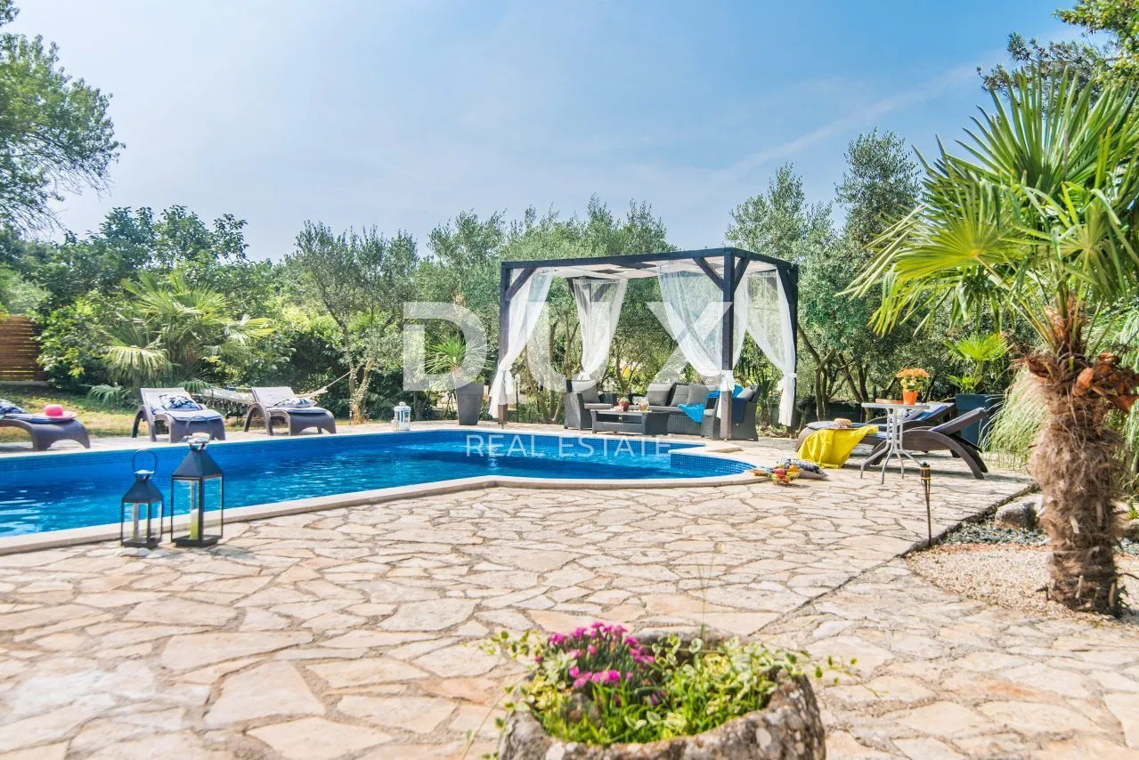 istra, filipana - romatična autohtona istarska kamena vila - slika 24