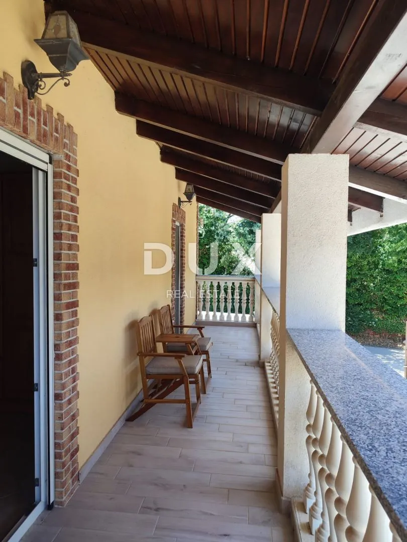 istra, pomer zanimljiva kuća s četiri apartmana! - slika 33