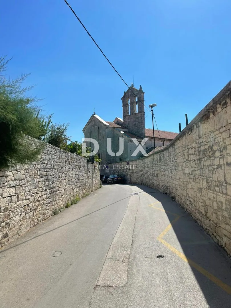 istra, pula- prostrani stan u centru grada! - slika 26