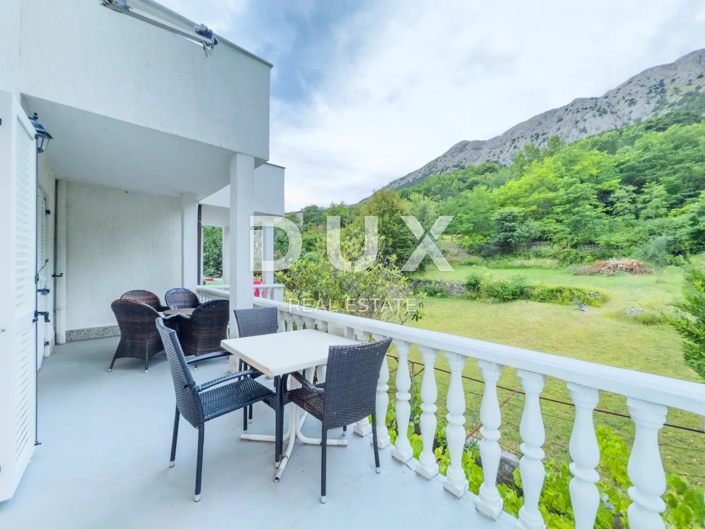 otok krk, baška - kuća s 5 apartmana i velikom okućnicom - slika 26