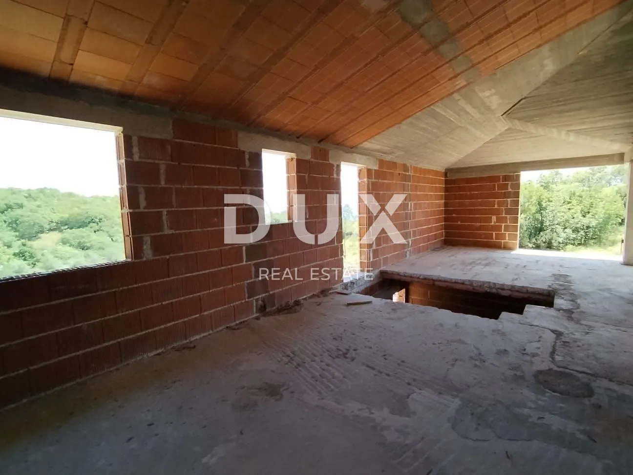 istra, labin - kuća u roh bau fazi - slika 26