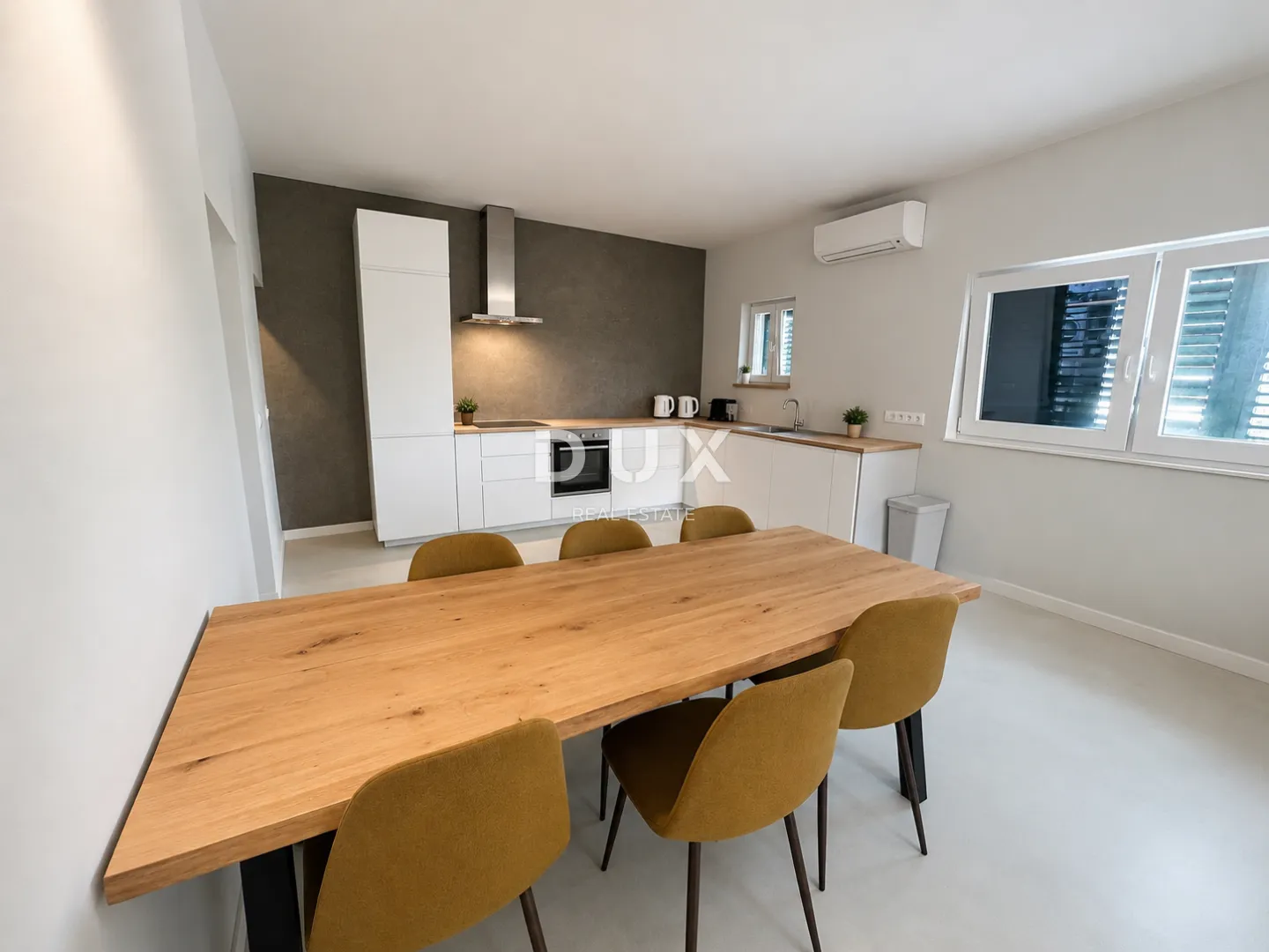 dalmacija, vodice – privatni mini resort s 4 apartmana i bazenom, 300 m od centra - slika 41