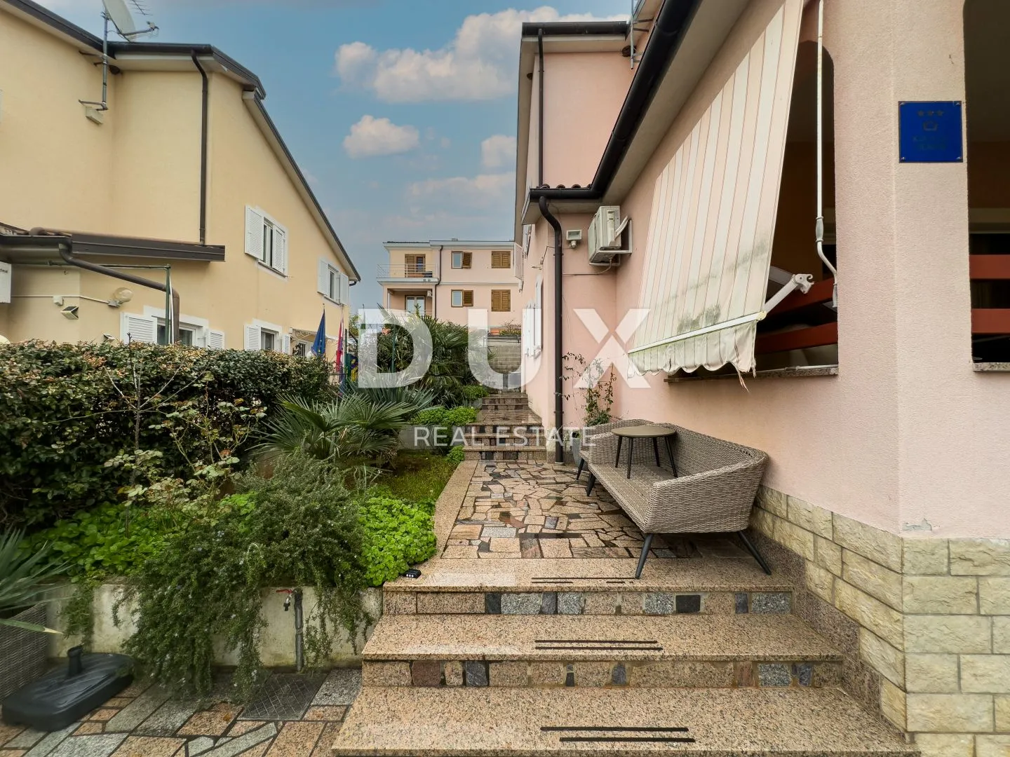 istra,poreč - prekrasna kuća nadomak plaža i grada - slika 3
