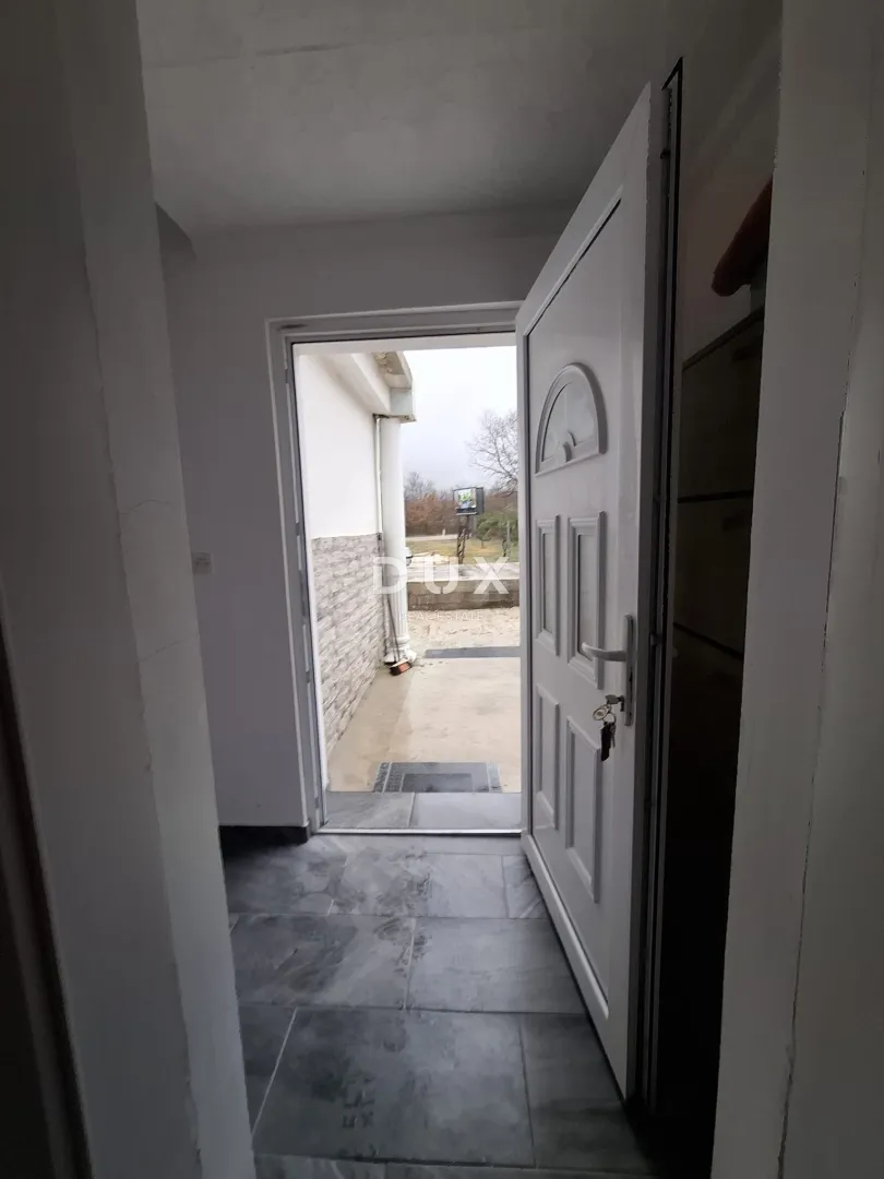 istra, bale - prizemnica s velikim dvorištem - slika 8