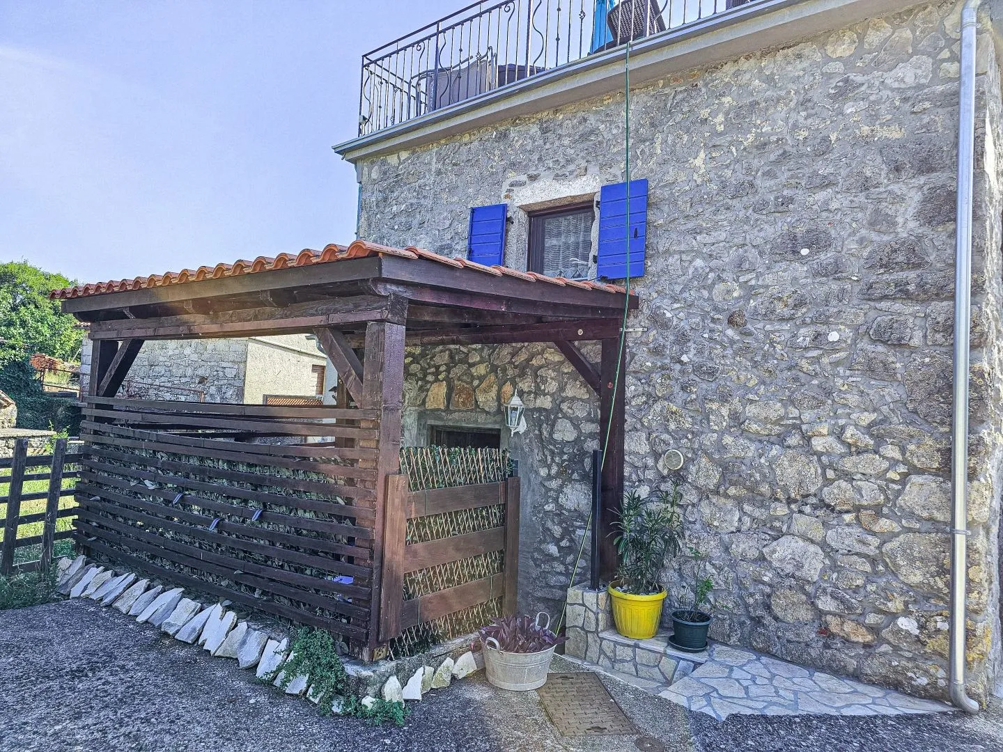 otok krk - renovirana kamena kuća, prepuna šarma i autentičnih detalja - slika 5
