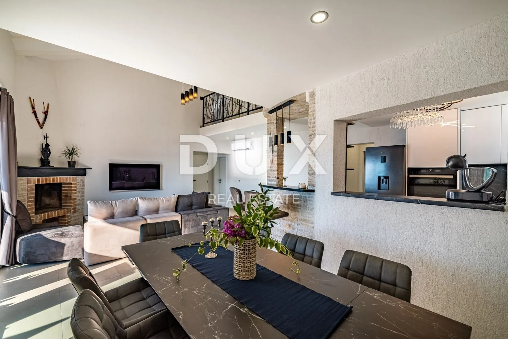 zadar, novigrad - prekrasna vila s bazenom u blizini mora - slika 41