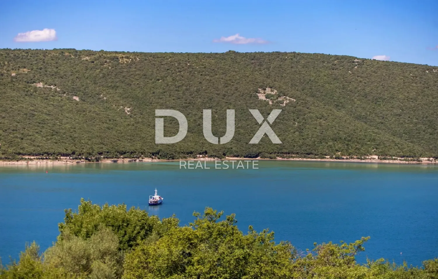ISTRA, RABAC - Prostrano zemljište na rubu zaštitnog obalnog područja - Rabac, Labin