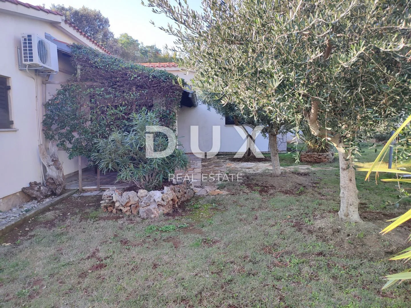 istra, pula, veli vrh - impozantna obiteljska vila nadomak grada - slika 158