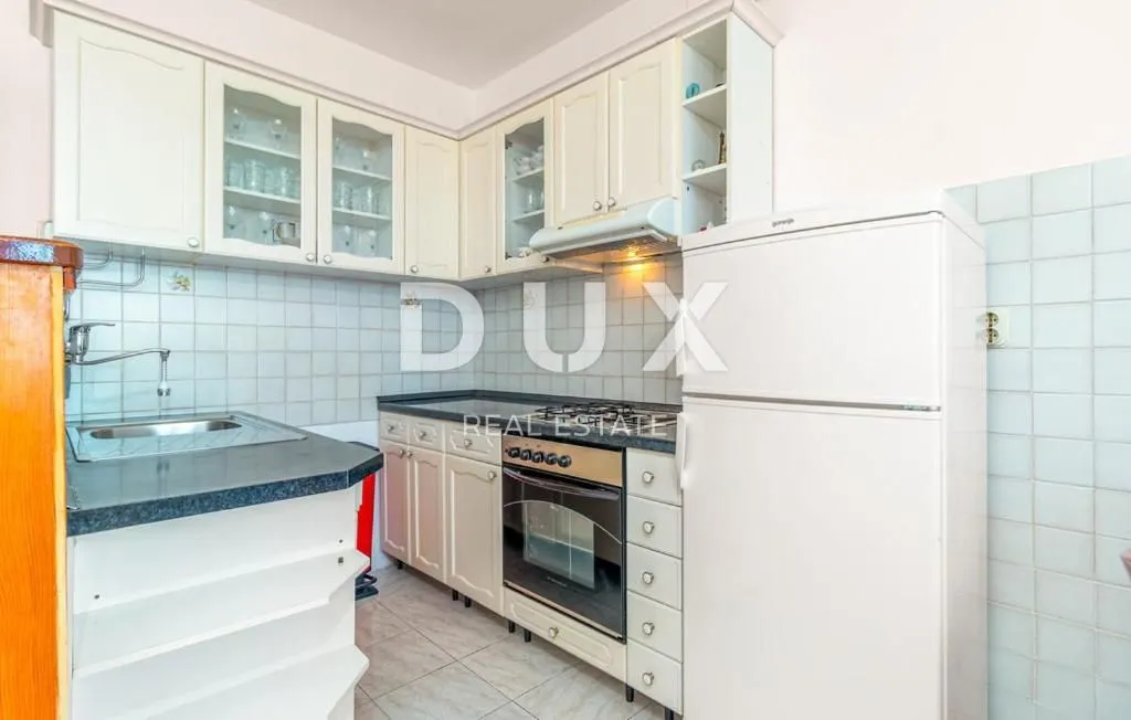 crikvenica - kuća s više apartmana i pogledom na more - slika 14