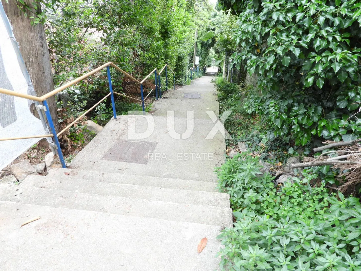opatija, centar- samostojeća kuća 250m2 s panoramskim pogledom na more + okoliš 740m2 - slika 37