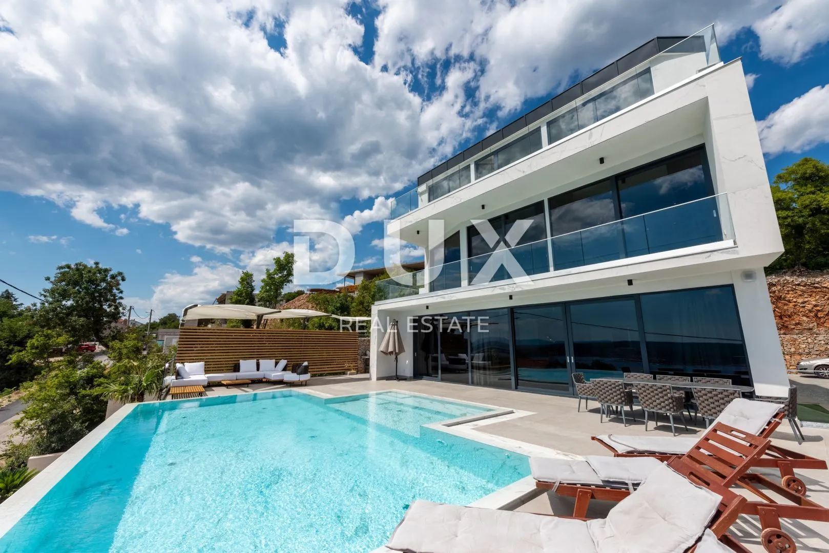 crikvenica - moderna vila s panoramskim pogledom na more! - slika 2