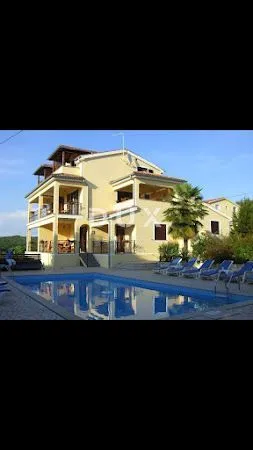 istra, poreč - apartmanska vila s bazenom - slika 3
