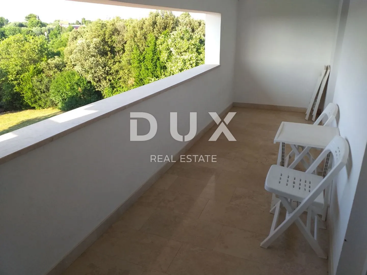 istra, pula - velika obiteljska kuća s 2 apartmana, konobom i garažom - slika 31